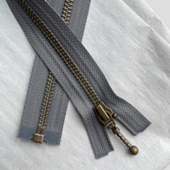 Billede af Petiteknit 45 cm Granit - Zipper Jacket Lynlås
