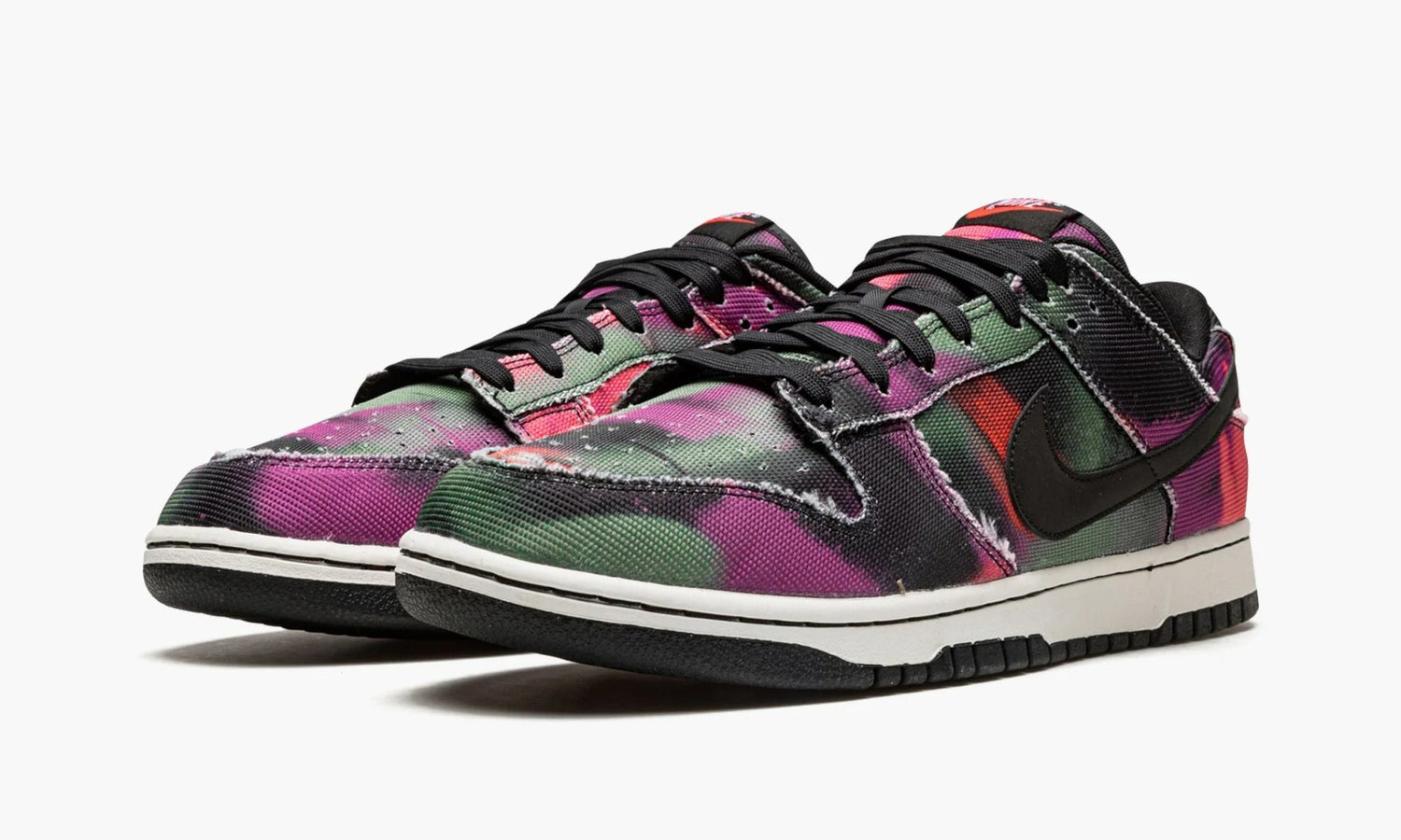 nike dunk low graffiti pink