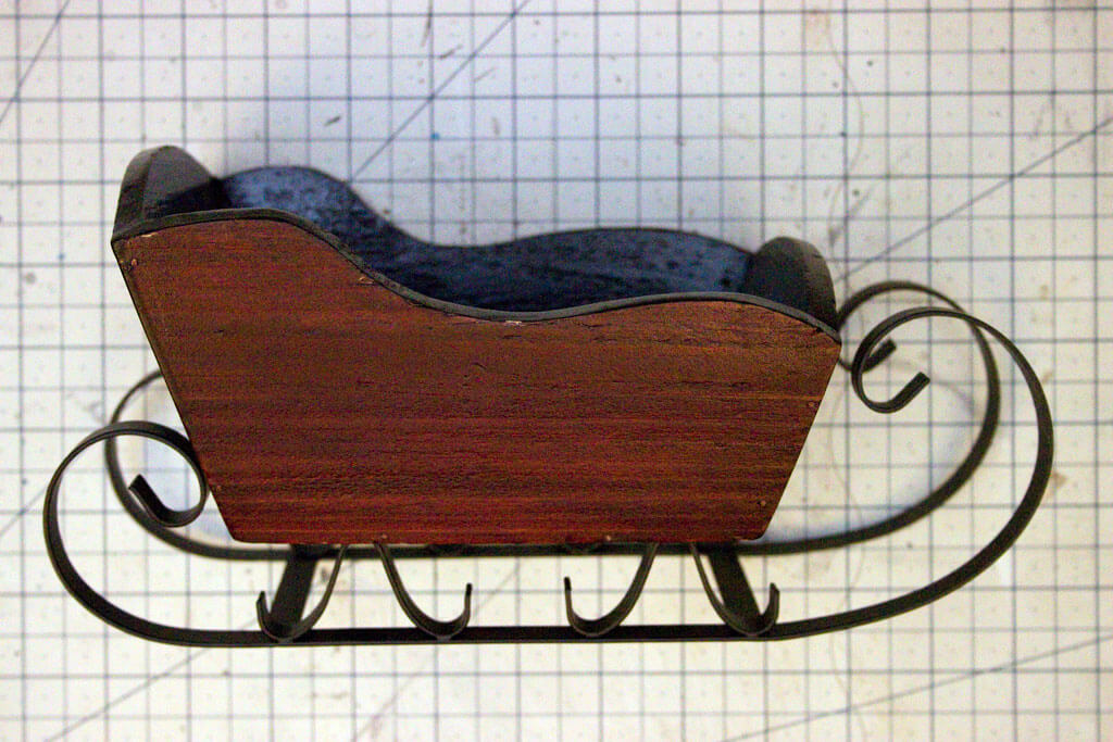 01-christmas-sleigh-heather-k-tracy-for-iod-thrift-store-sleigh