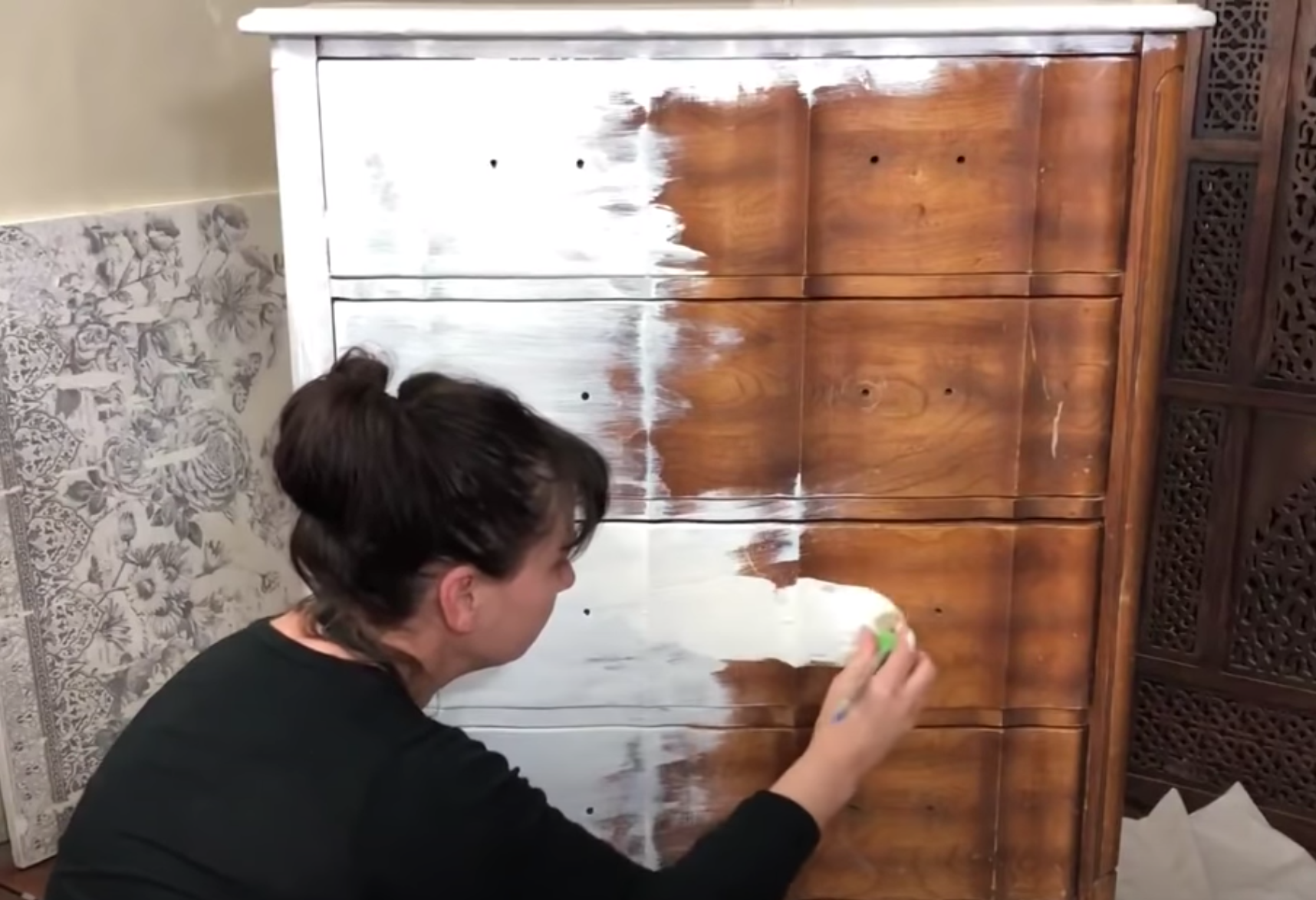 use chalk paint to coat your old dresser