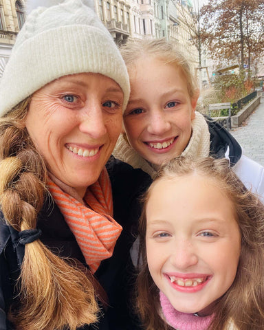 Jessica Kiely and her two daughters