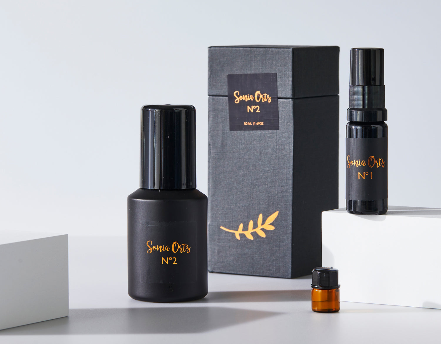 Sonia Orts 100% natural perfume, created using ancient Spanish alchemic perfume techniques.