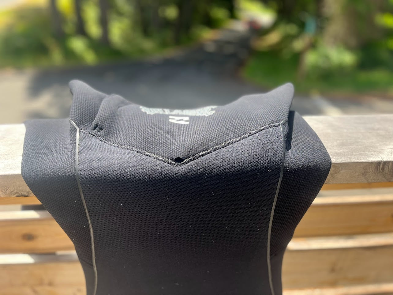 Billabong Furnace Comp 4/3 Hooded Wetsuit Review - Back Closeoup