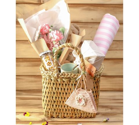 Gift basket as gift packaging