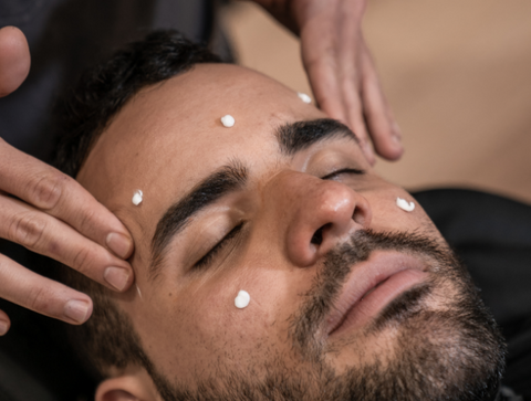 Revitaliza tu piel en Barcelona con nuestro tratamiento de purificación facial