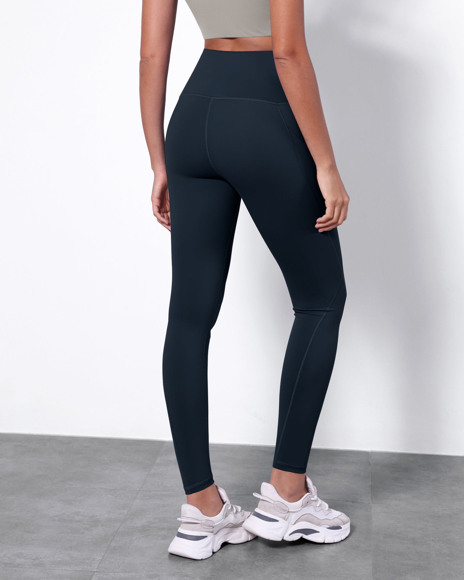 ODODOS Women's yoga pants leggings cross waist Cropped Capri black size  small