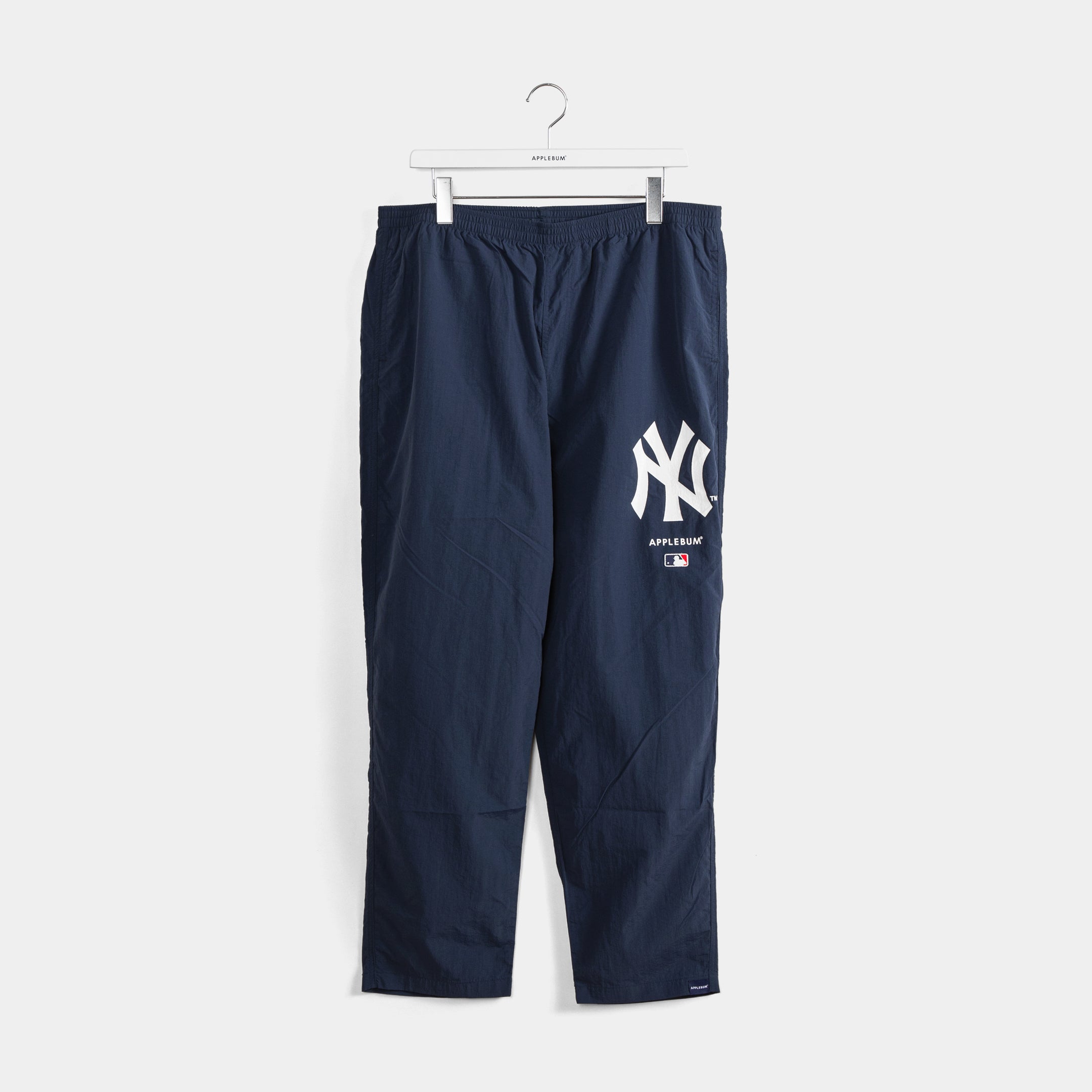 newyorkyankees_nylonpants.jpg__PID:30e58c5c-9cb3-4eb5-9348-75d4d04e5158