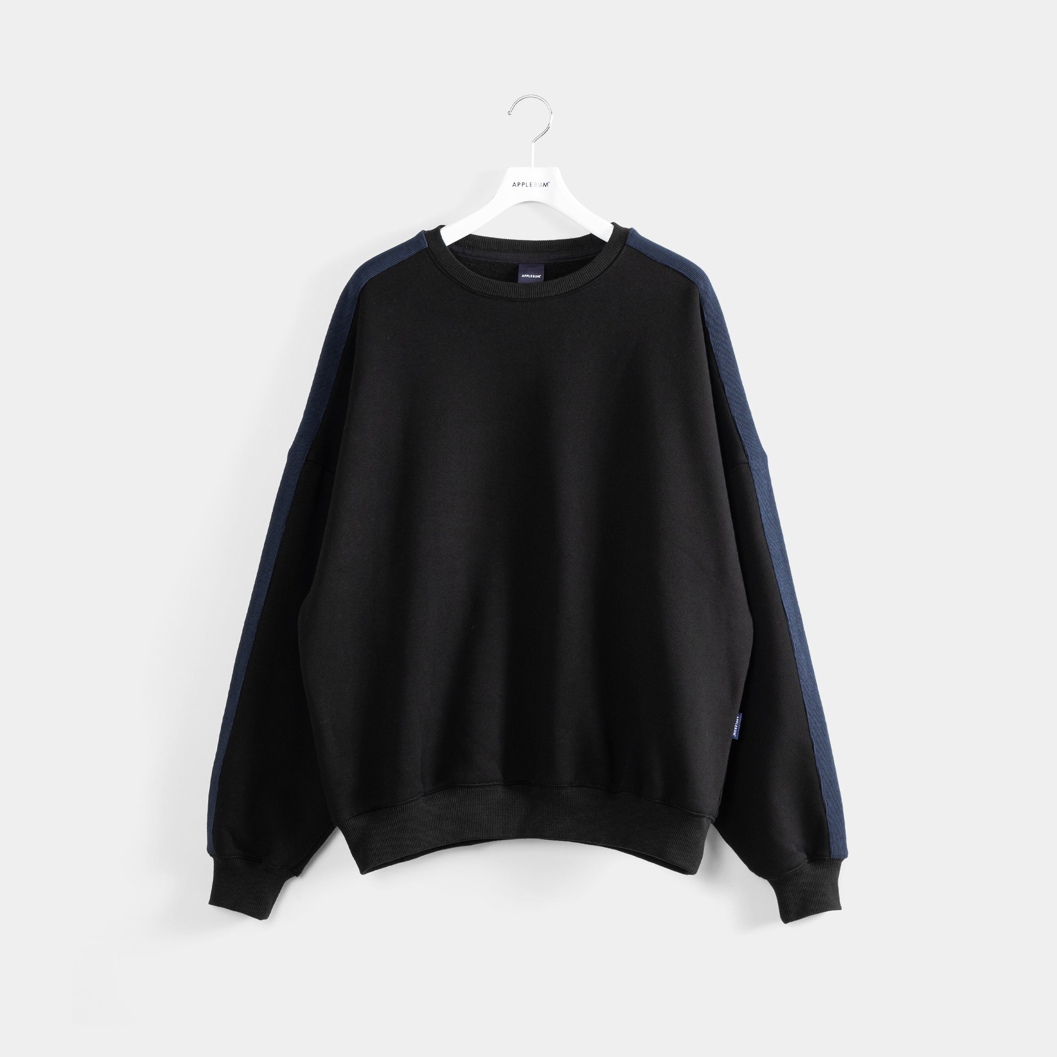 ribline_crewsweat_black.jpg__PID:5dc69fd2-a46a-459d-98d5-931205626193