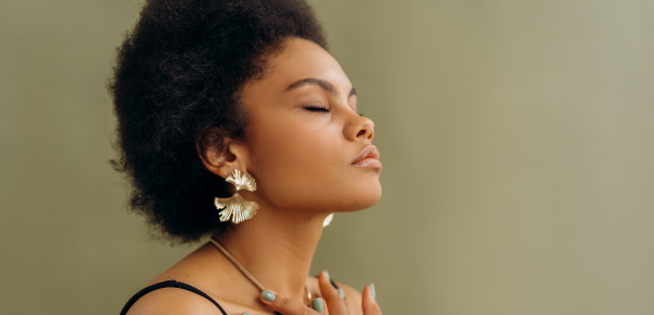 black woman practicing mindfulness