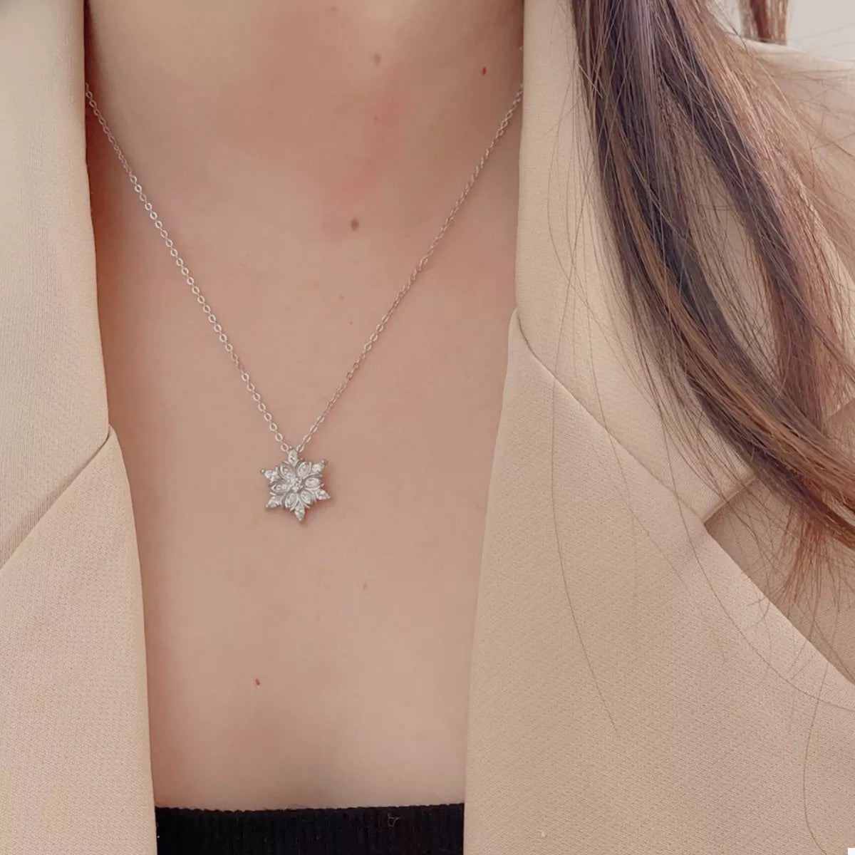 925 Sterling Silver Zircon Snowflake Necklace