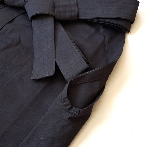 Japanese Hakama Bokuto Deluxe Black for Aikido Kendo Iaido – Bokuto Shop