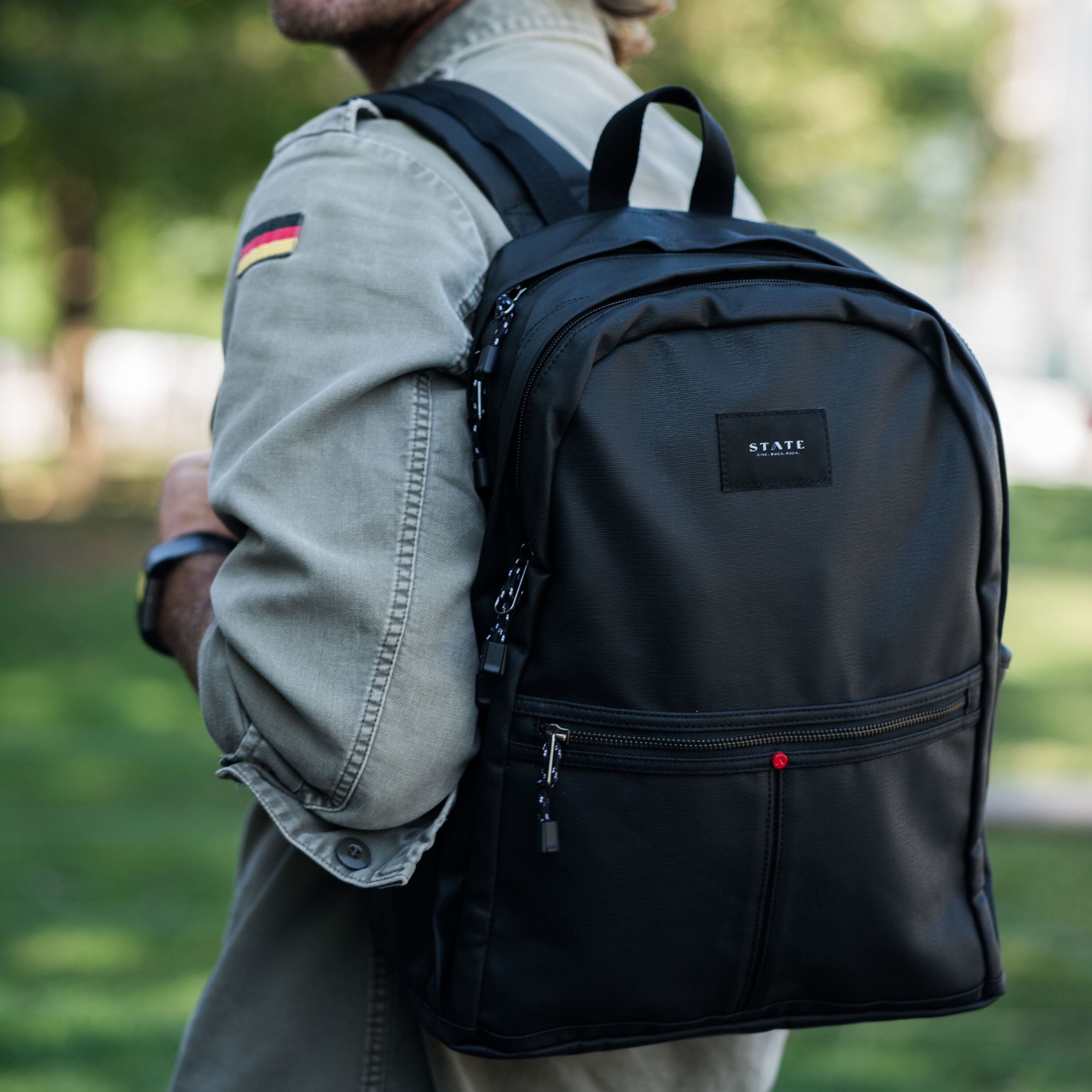 Lenox Backpack Tyvek Navy – STATE Bags