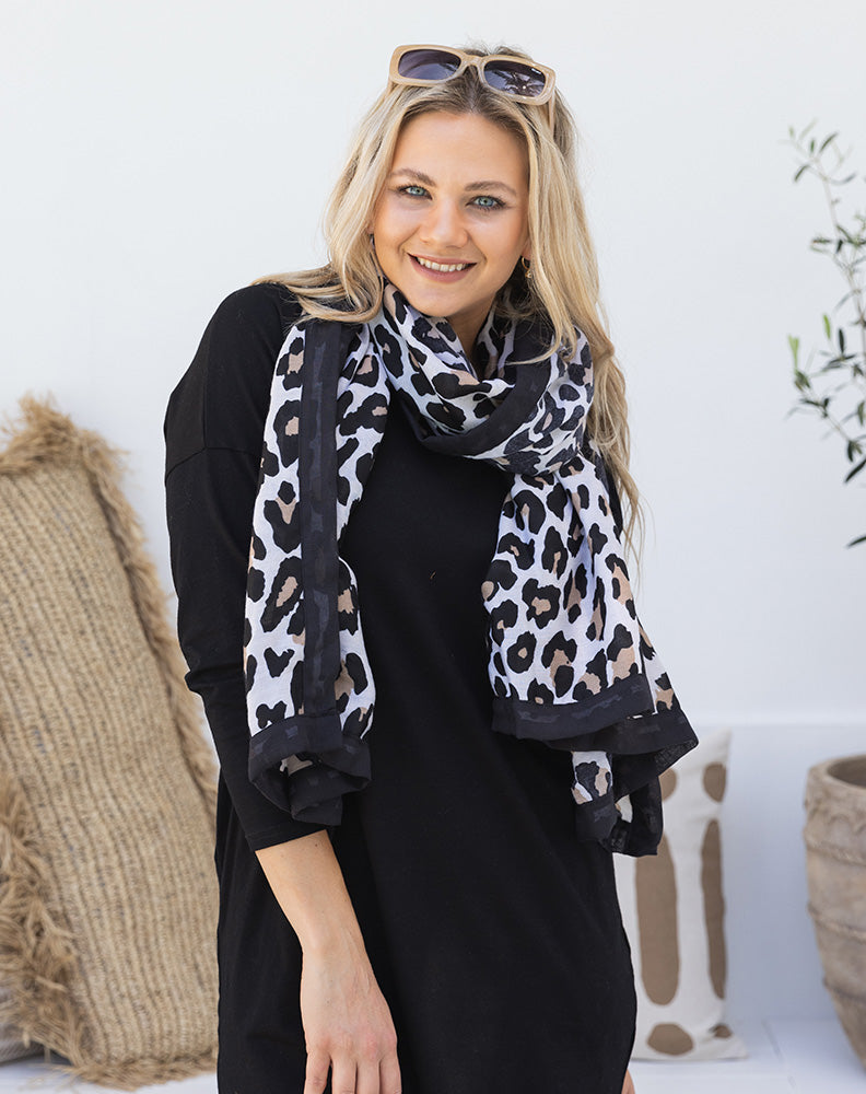 Border Print Scarf -Black/Border