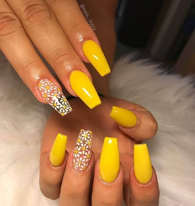 Vivian Marie Wong | Flower power in full swing 🌼🌸✨🤍 ——— design inspired  by my boo @gelsbybry ☀️ #yellownails #orangenails #frenchnails ... |  Instagram