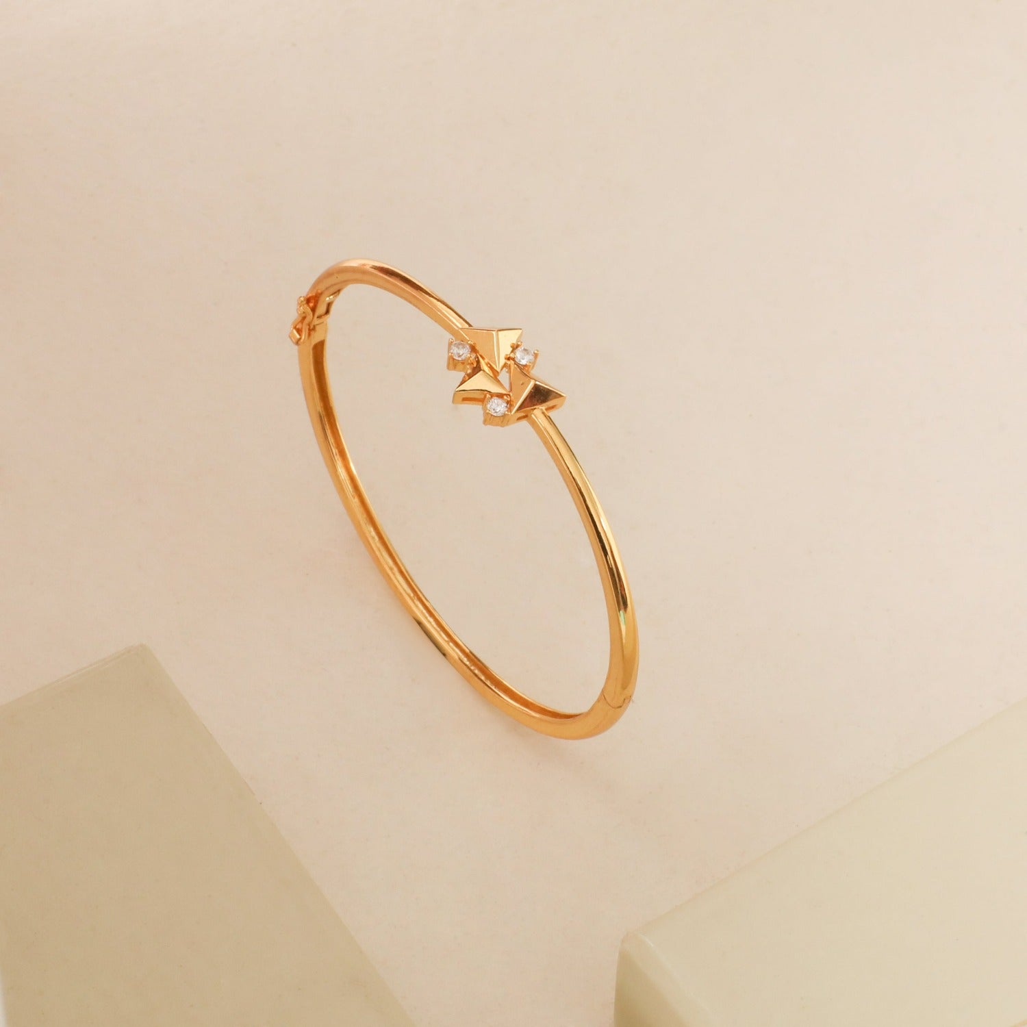 Louis Vuitton Idylle Blossom Twist Bracelet GOLD - LVLENKA Luxury