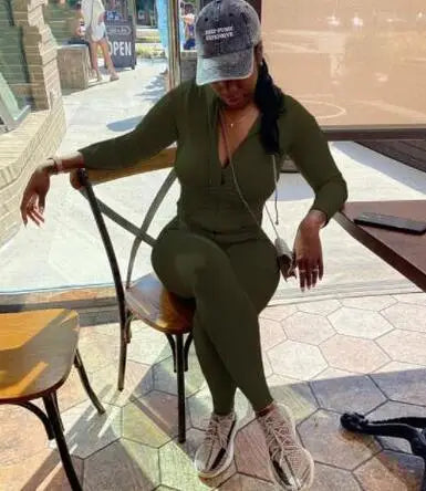 Stylish Ribbed Workout Jumpsuit with Long Sleeves and Embroidery - Image 11