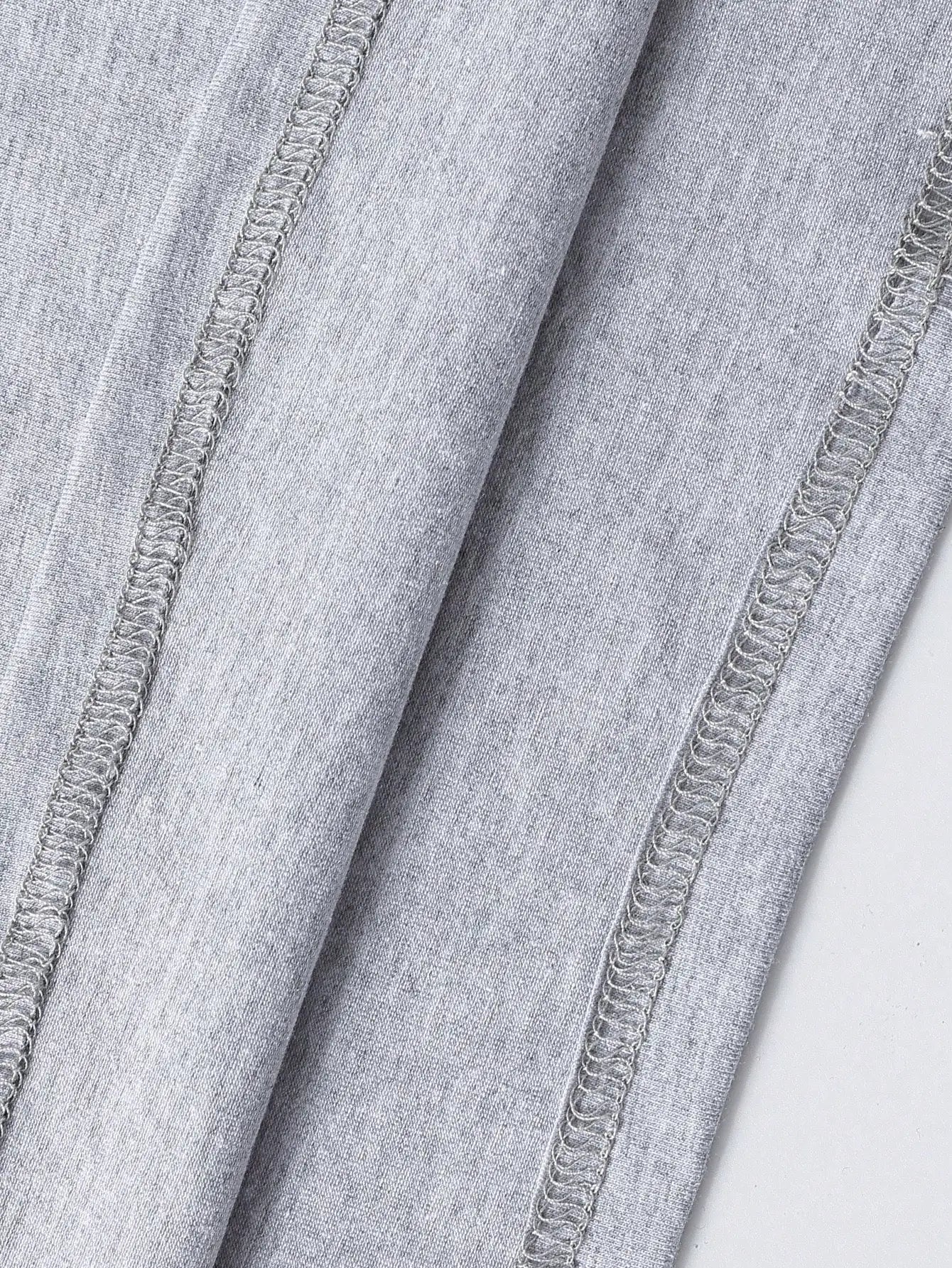 Sleeveless Round Neck Tank Top for Casual and Graphic Looks - Image 5
