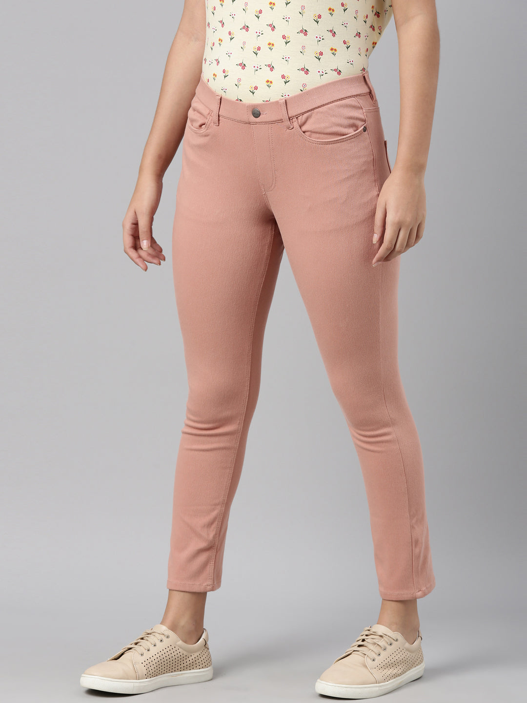 Women Solid Plum Mid Rise Cropped Jeggings