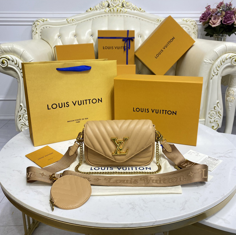 LOUIS VUITTON New Wave Multi Pochette Leather Chain Shoulder Bag Light