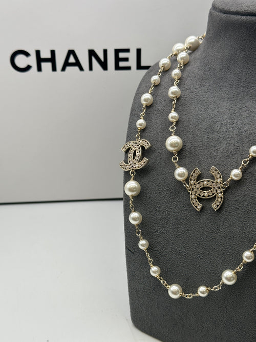 Chanel Runway Double Layer Black & White Pearl CC Necklace – Elite HNW -  High End Watches, Jewellery & Art Boutique