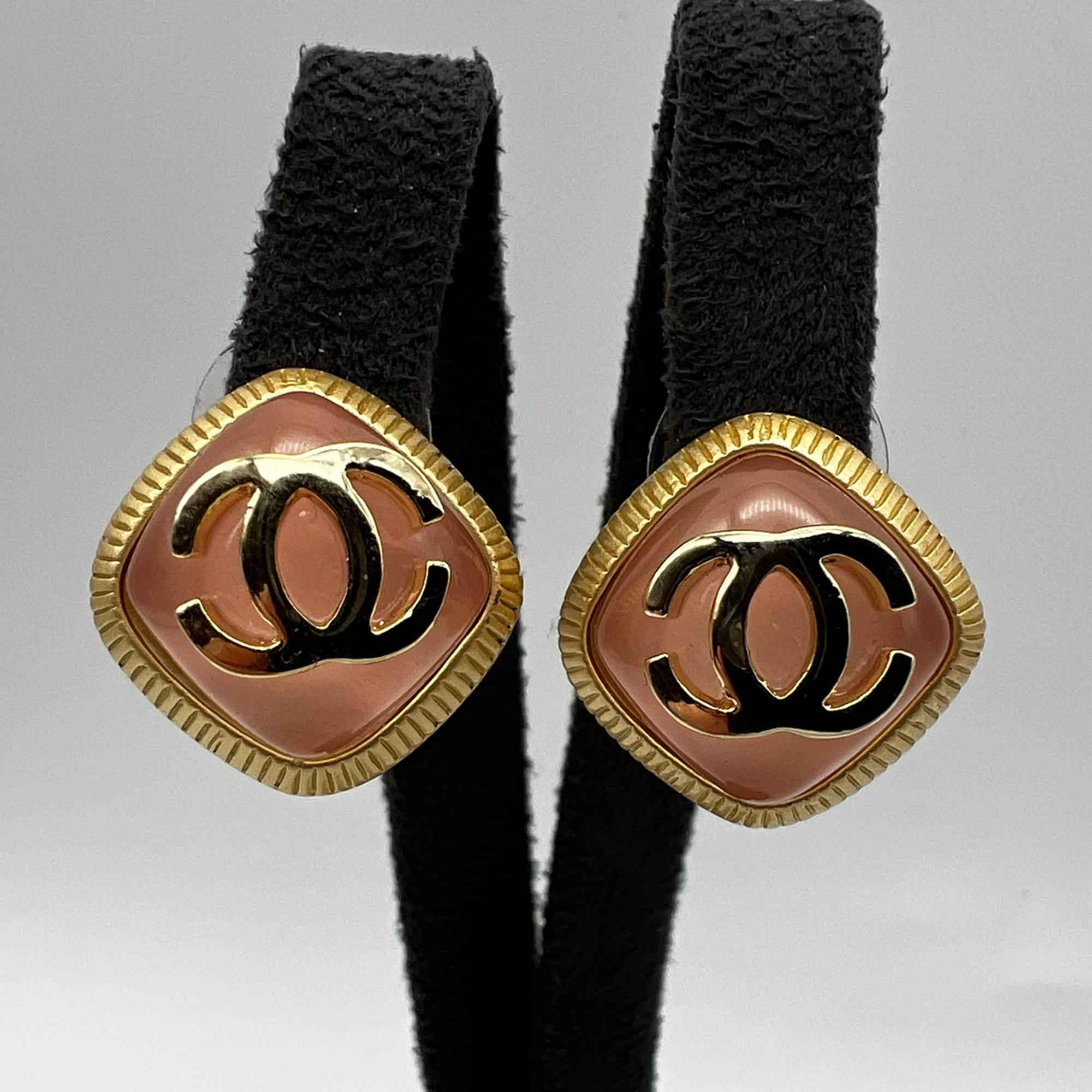 Chanel Button Earrings - Vintage – Elite HNW - High End Watches, Jewellery  & Art Boutique