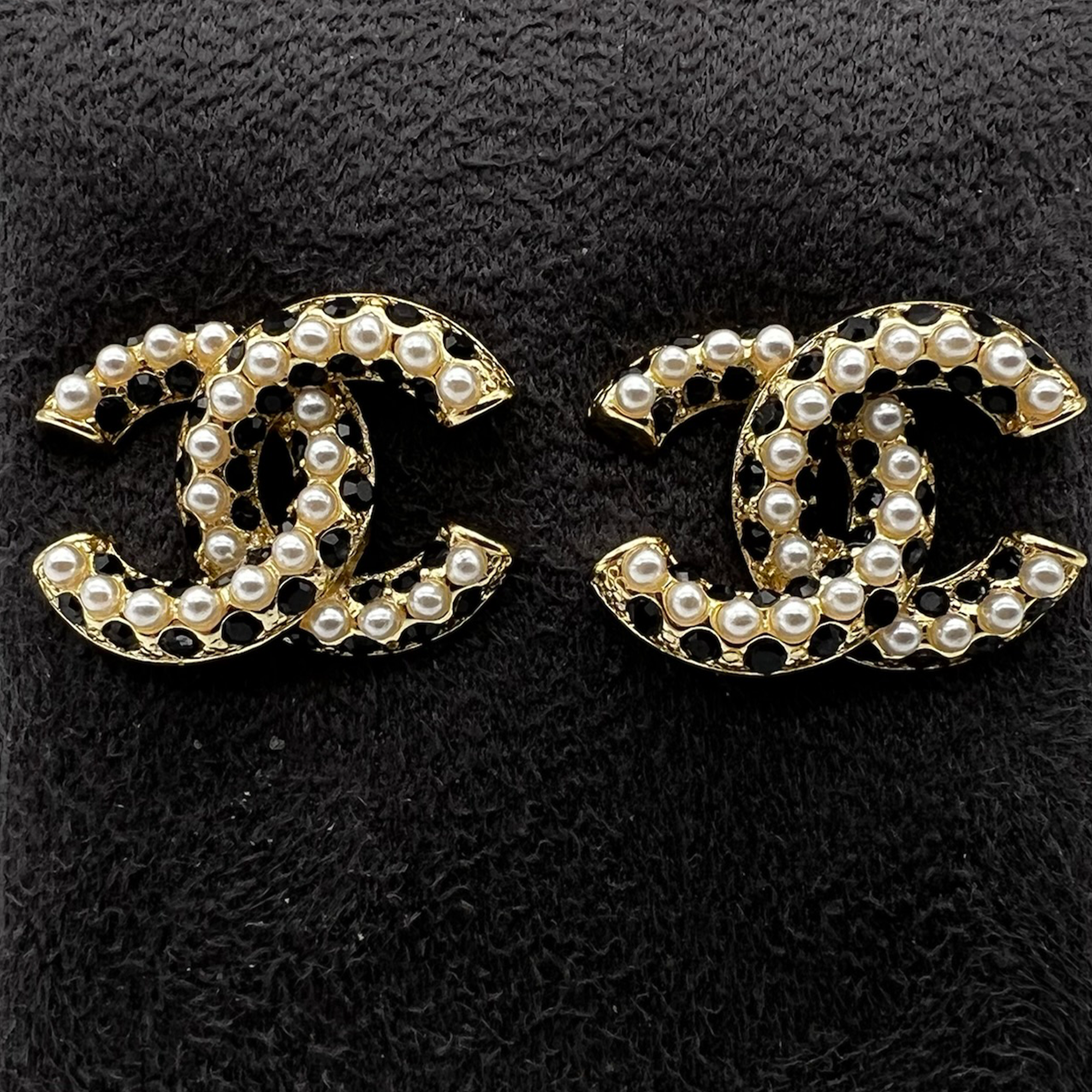 Chanel Classic Light Gold Tone Pearl CC Stud Earrings at 1stDibs  chanel  pearl cc earrings light gold, chanel pearl earrings, chanel earrings cc  pearl