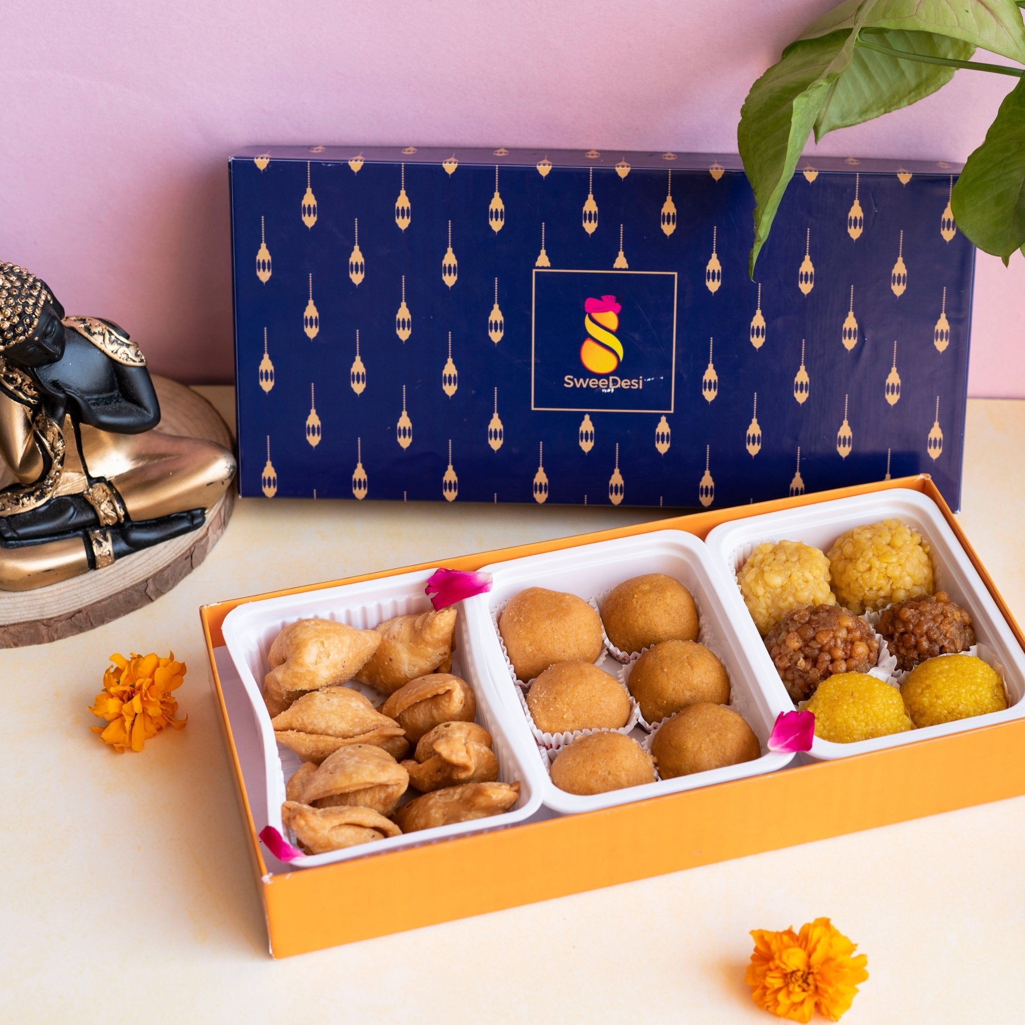 Happy Cakes - Diwali Hamper 6 This Diwali Gift box consists of Assorted  cookies, Almond cake, Assorted Chocolates and cakesicles along with a happy  Diwali tag Priced at Rs.750/- #homebaker #jaincakes #egglesscake #