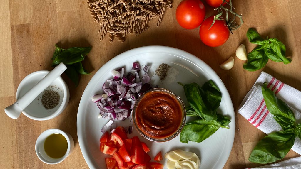 Zutaten für Tomatensauce für Quinoa Vollkornnudeln