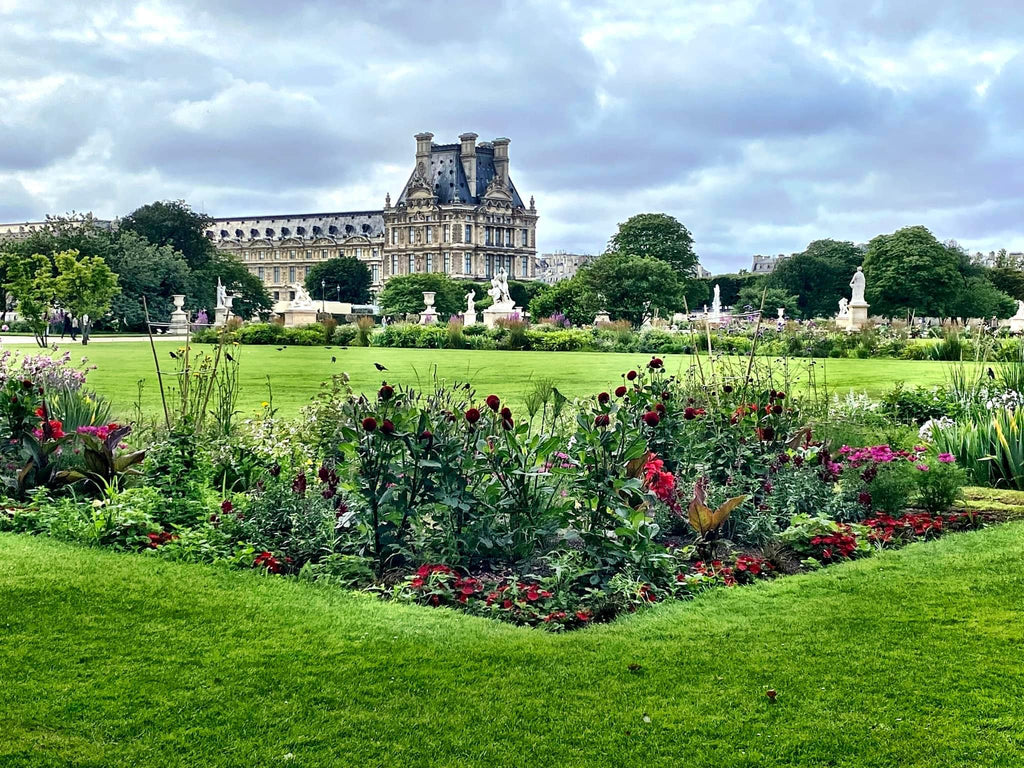 Visiting Tuileries Garden with bus rentals from Paris