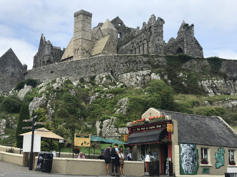 Friendliness and easy talking of the locals make your solo travel in Ireland worthy