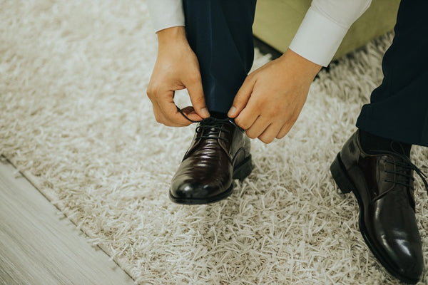 Men Wearing Leather Oxford Style Dress Shoes For Special Occasions