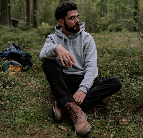 men wearing Lace-Up Ankle Length Boots for traveling