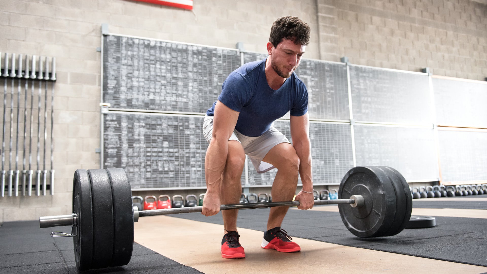 A Safe Guide on How To Deadlift Properly