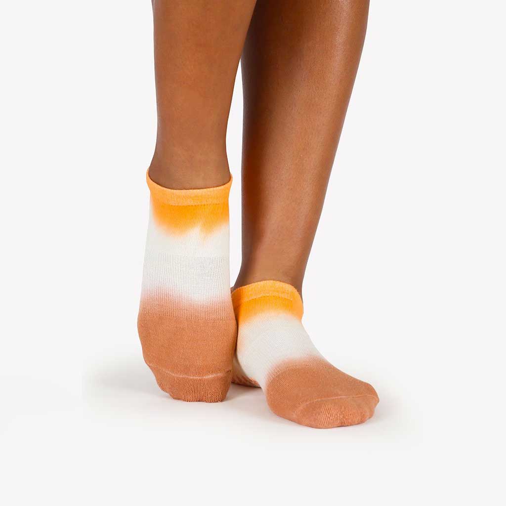 Ellas Dip-Dye' Crew Toeless grip socks 🌗🩶 Shop now at www