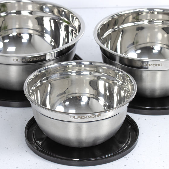 Set of 3 Stainless Steel Bowls with Lids Image 3