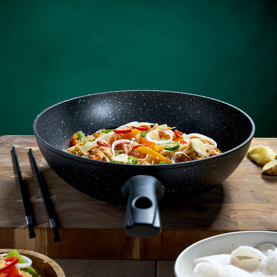 Classic 28cm Black Non Stick Wok Image 7