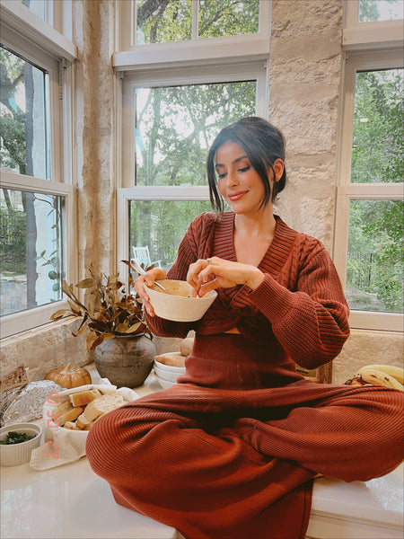 sazan hendrix, fall meals, at home, inspiration, free people set, cute outfit ideas, kitchen inspiration, stone kitchen, autumn recipes, easy cooking ideas, stevie and sazan