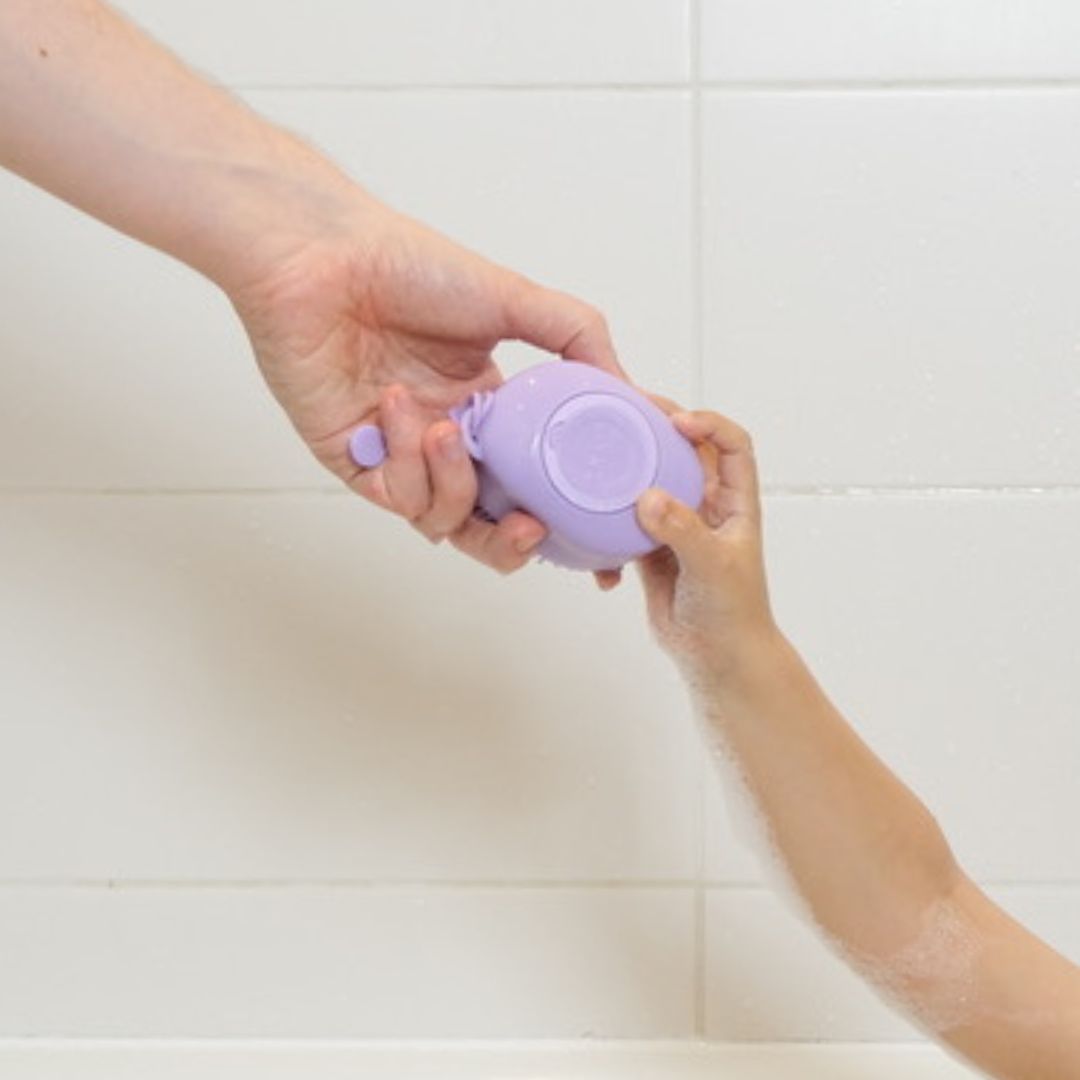 Pebbl makes it easy to wash your kids at bath time 