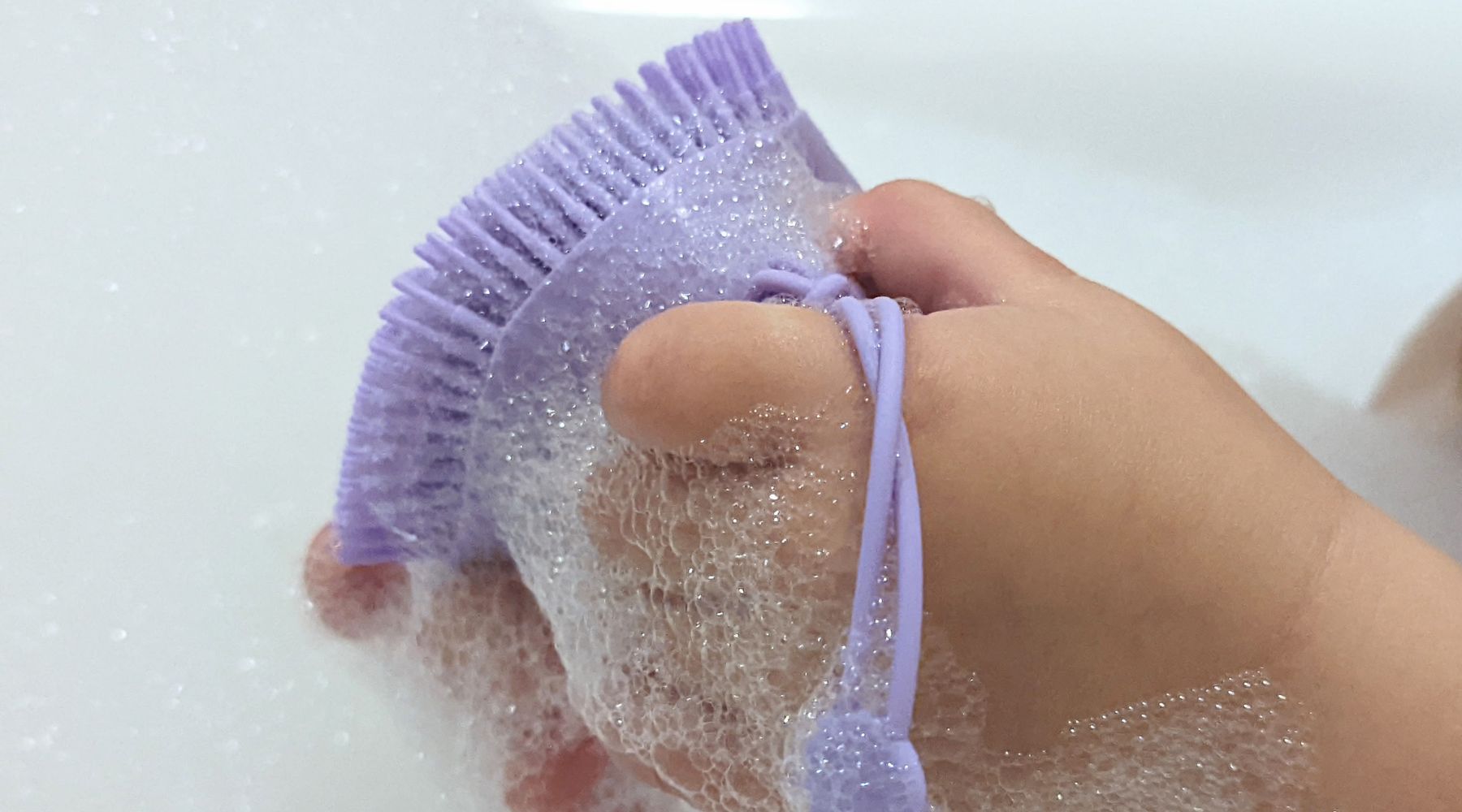 Why silicone bath and shower scrubs are more hygienic for washing