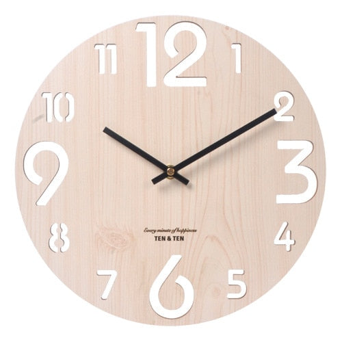 Horloge murale en bois au design coloré et moderne