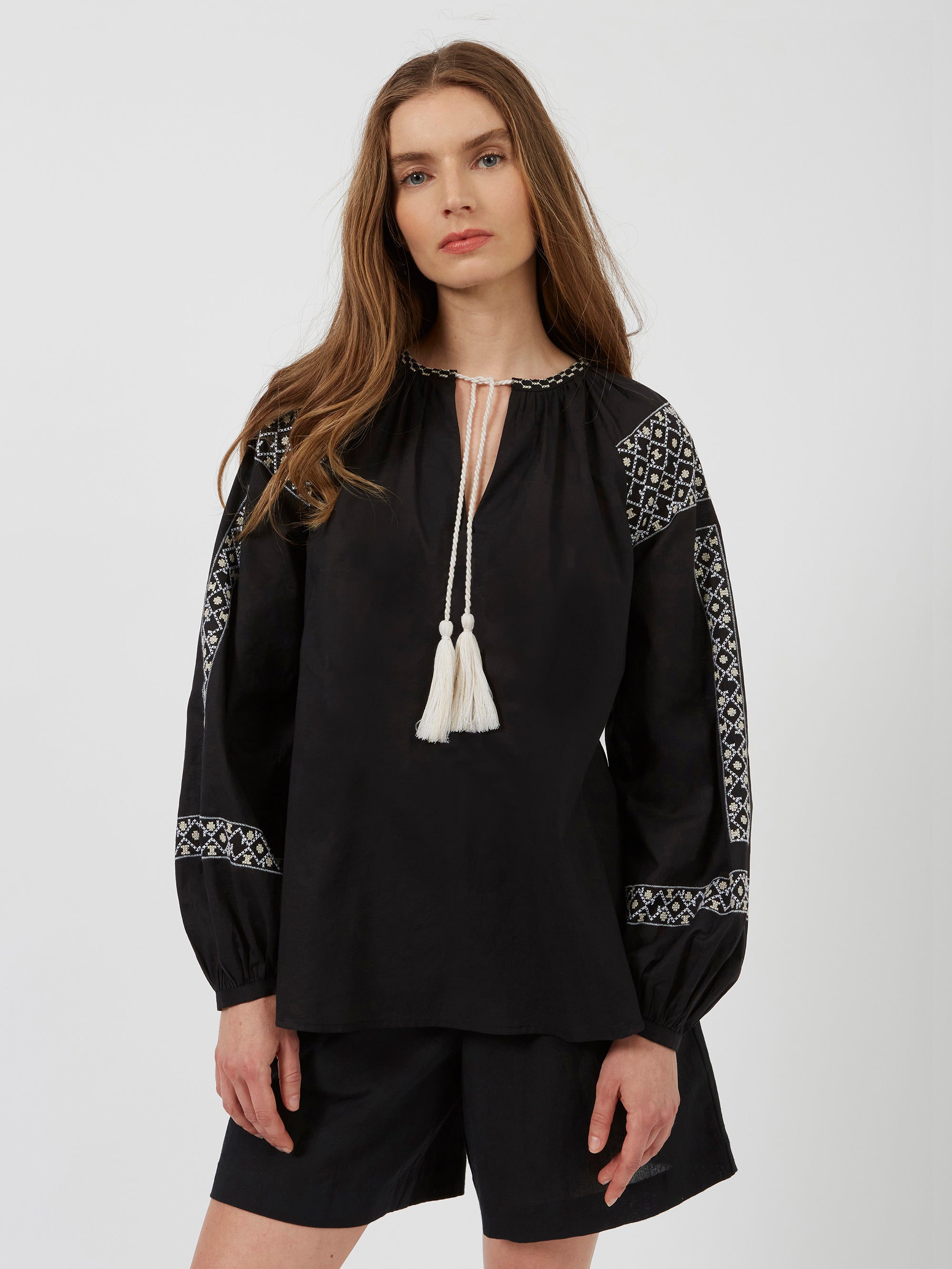 Santa Cruz Embroidery Blouse Black Multi