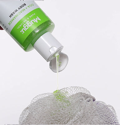 <p>Squeeze out a dollop of our cica body wash on your palm/loofah.</p>