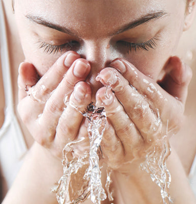 <p>Splash water on your face before applying the makeup remover cleanser.</p>