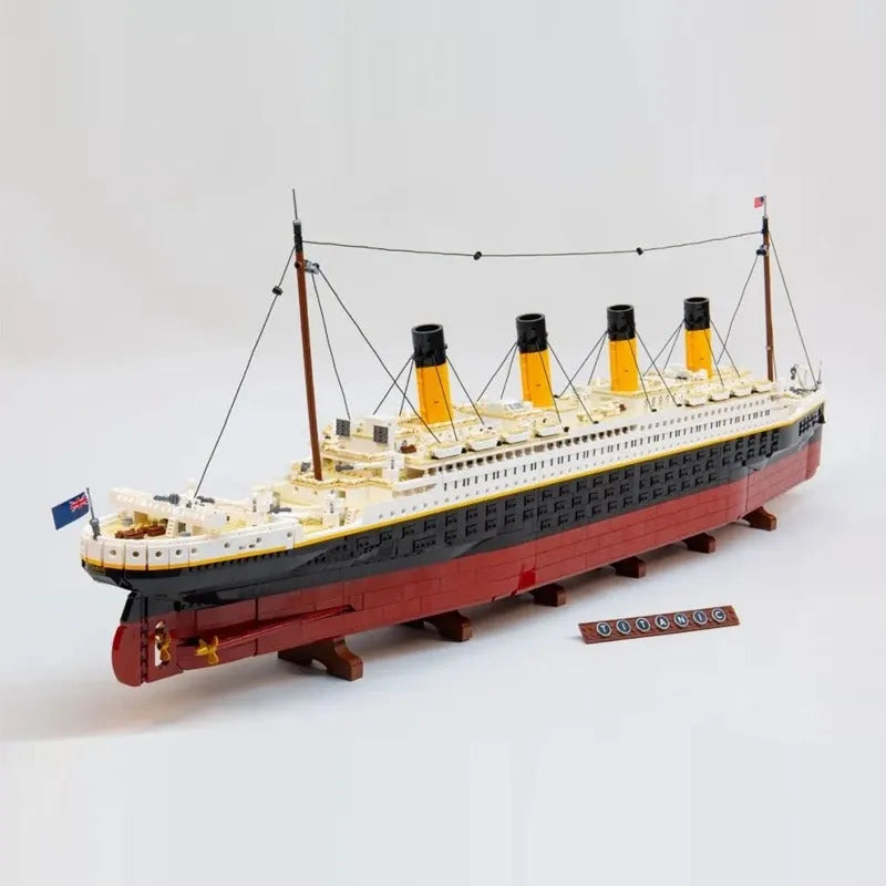 Building Blocks MOC RMS Titanic Steam Ship Boat Bricks Toys