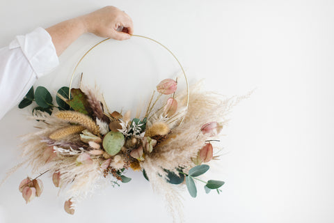 organic-muted-dried-wreath-pampas-grass-golden-raintree-peach-green-brown-tan-colonial-house-of-flowers-atlanta-georgia