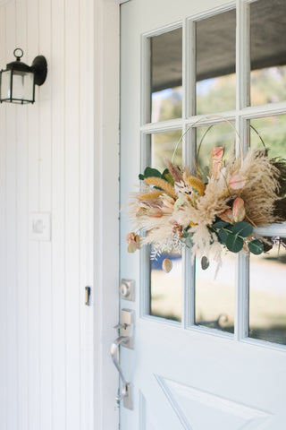 organic-muted-dried-wreath-pampas-grass-golden-raintree-peach-green-brown-tan-colonial-house-of-flowers-atlanta-georgia-blue-door-marietta