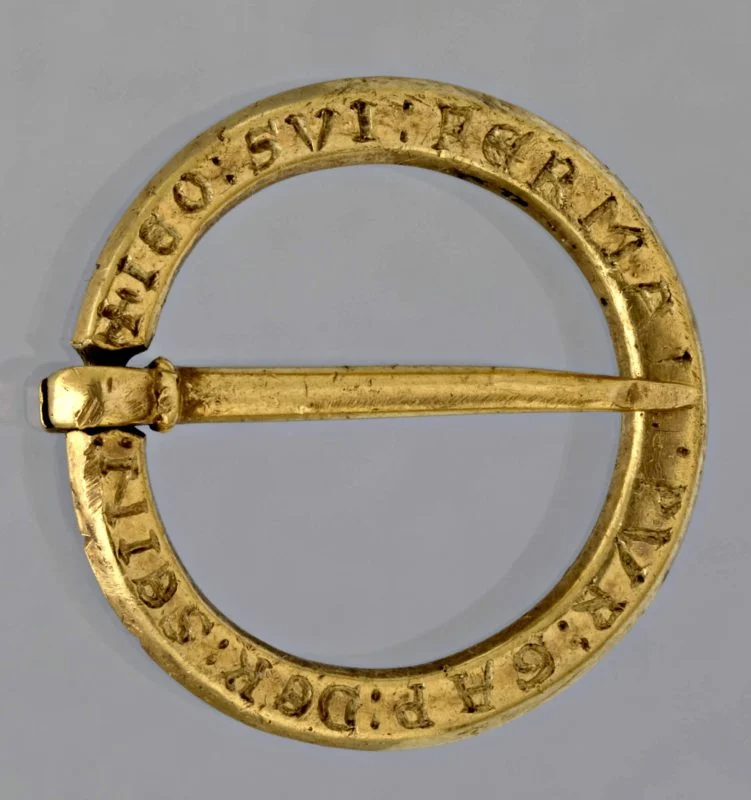 broche en or XIIIe siècle
