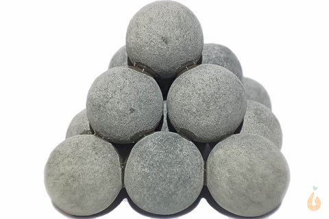 Pyraminde Aquariumdeko aus Aqua Birne - Premium Mineral Balls | Hochwertige Mineralien für das Aquarium