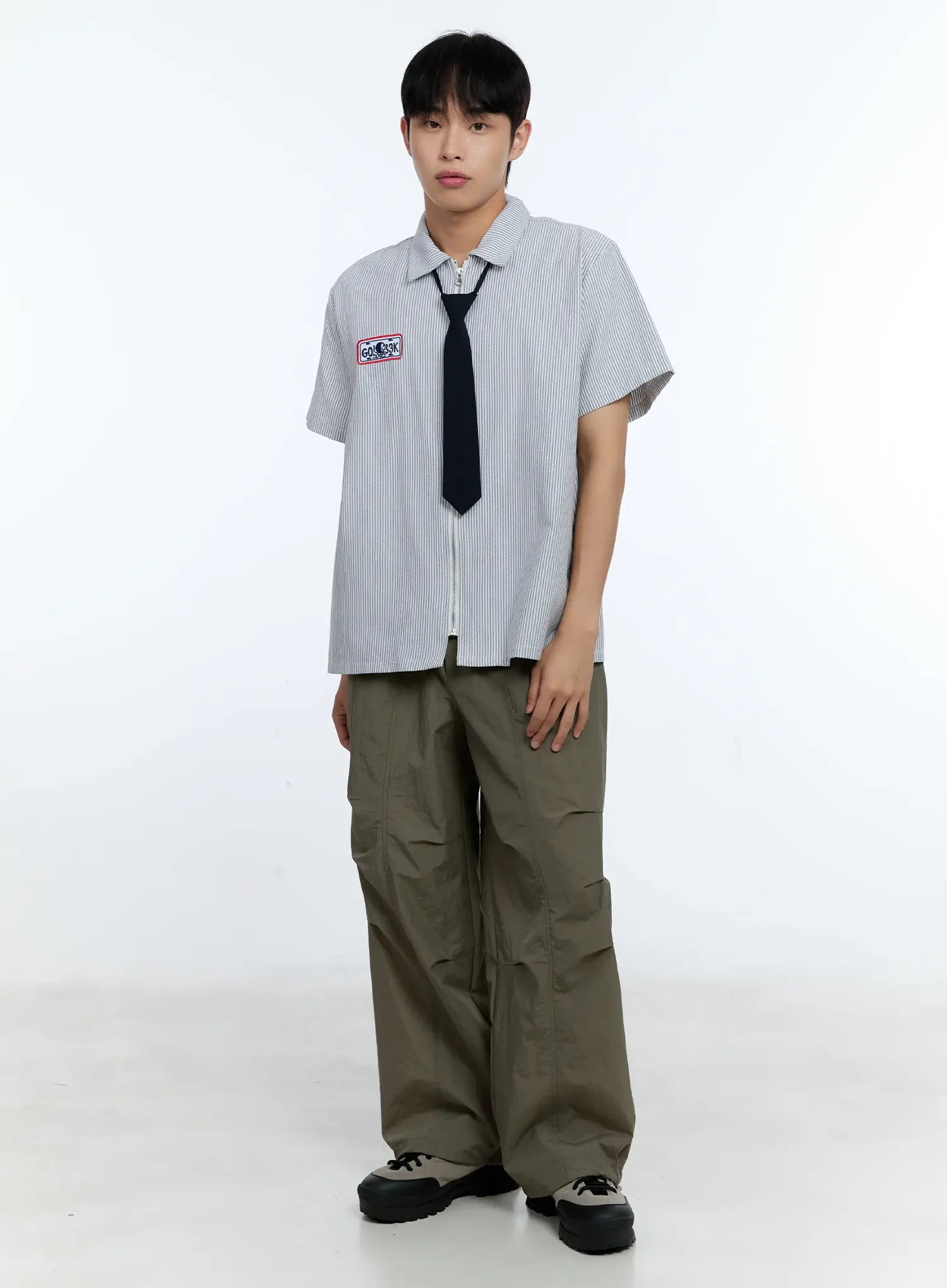 Men's Pinstripe Short Sleeve Zip Shirt IG519