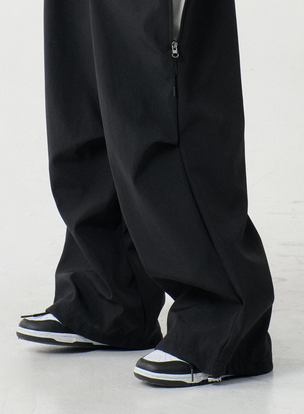 Unique Side Zipper Detailing Wide Bending Pants IS07 - Lewkin